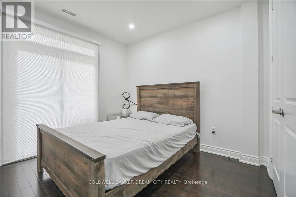 111 - 764 RIVER ROAD E