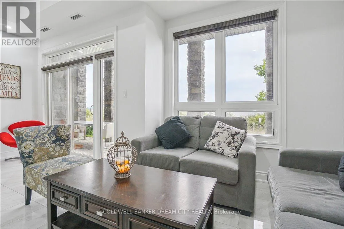 111 - 764 RIVER ROAD E