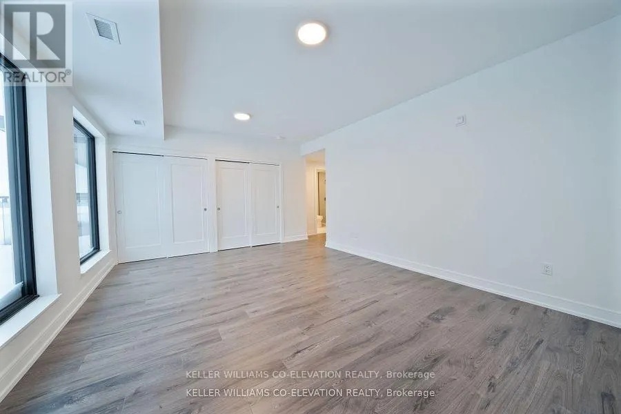 414 - 185 DUNLOP STREET E