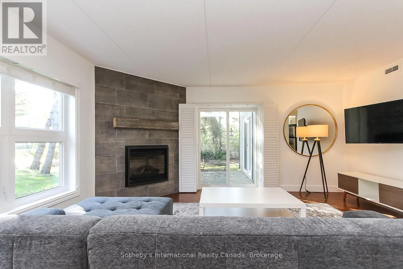 411 MARINERS WAY
