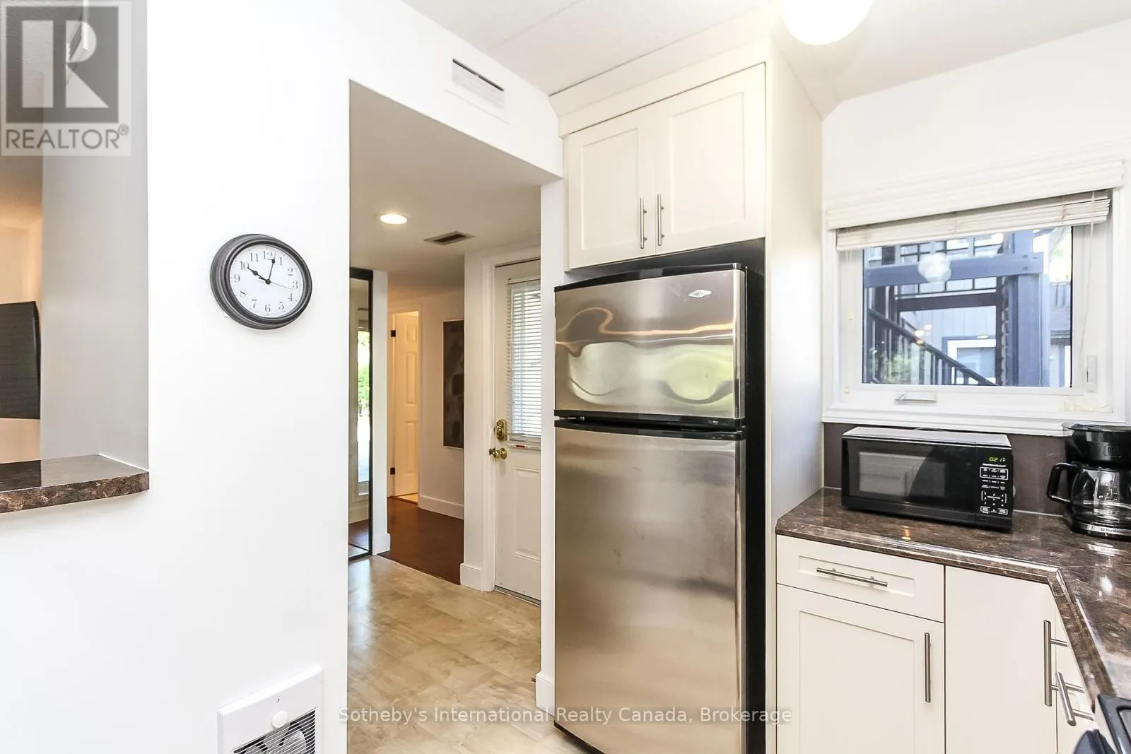 411 MARINERS WAY