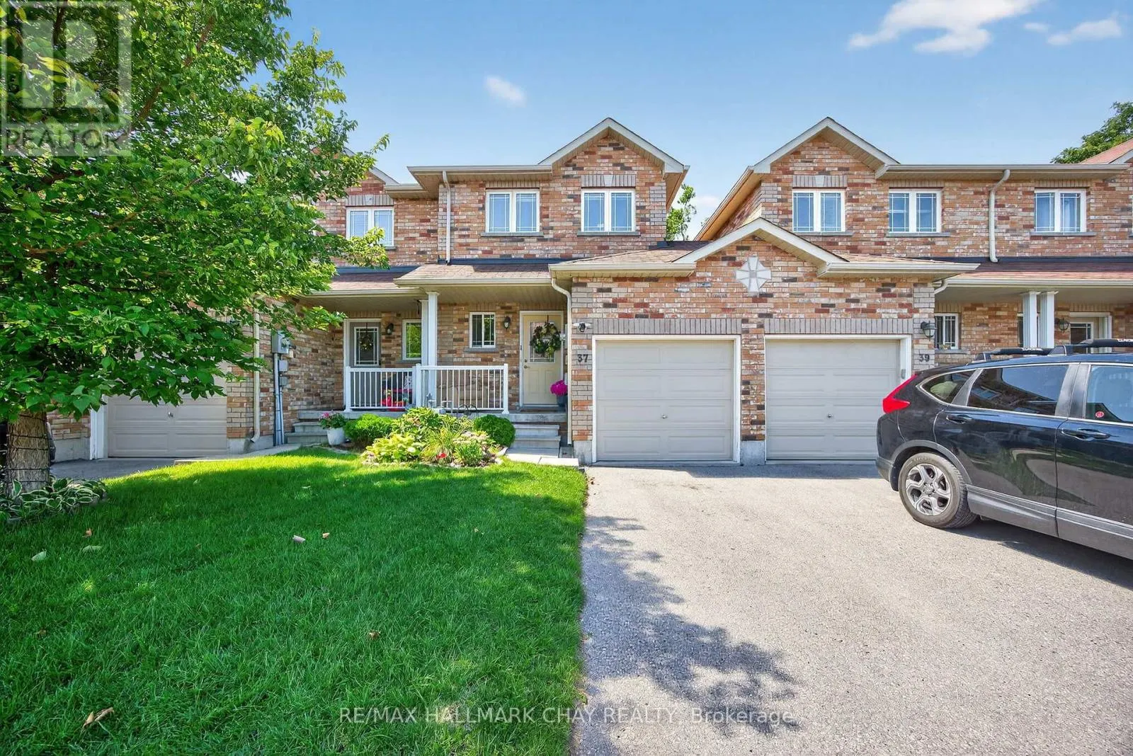 51 - 37 SOUTHWOODS CRESCENT