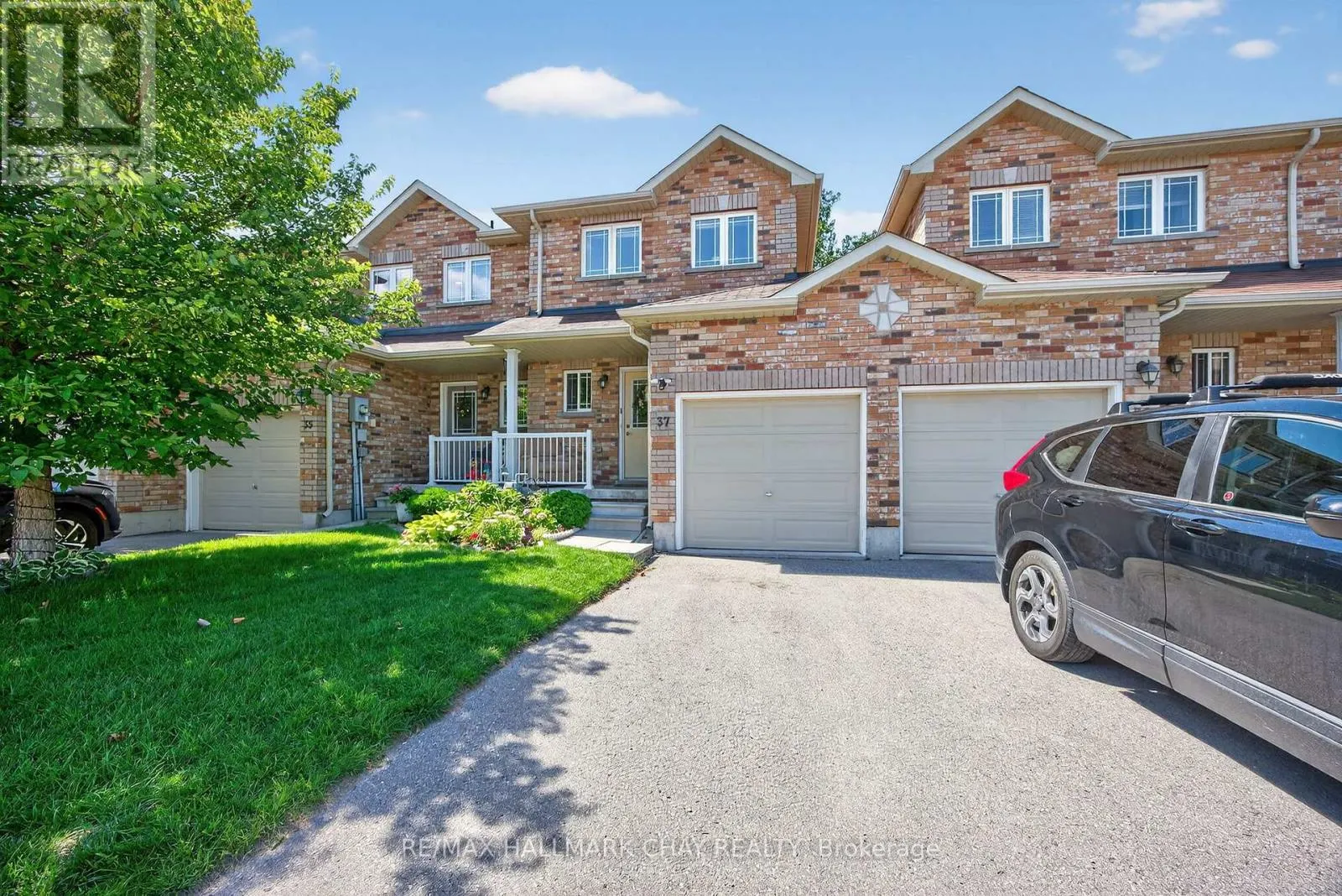 51 - 37 SOUTHWOODS CRESCENT