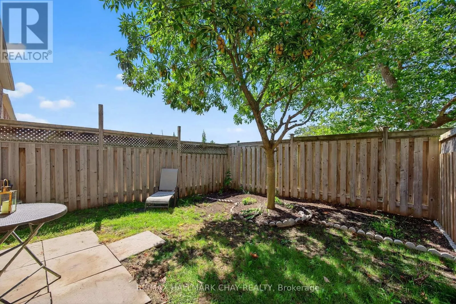 51 - 37 SOUTHWOODS CRESCENT