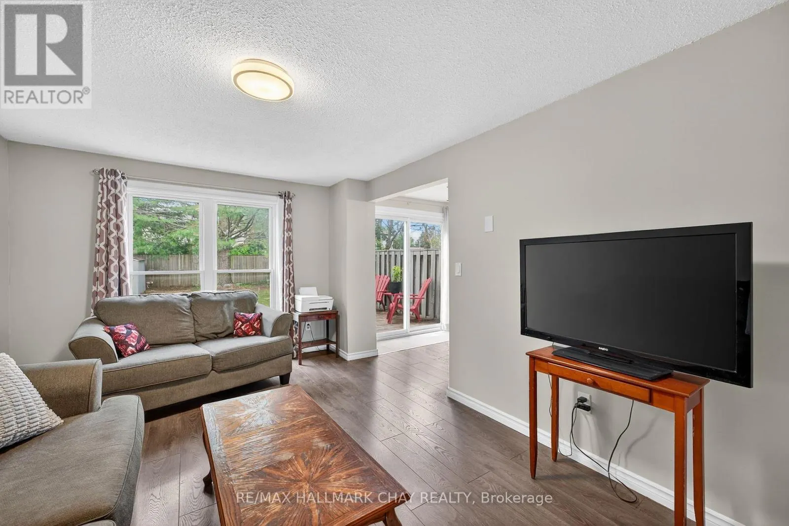 36 MOWAT CRESCENT
