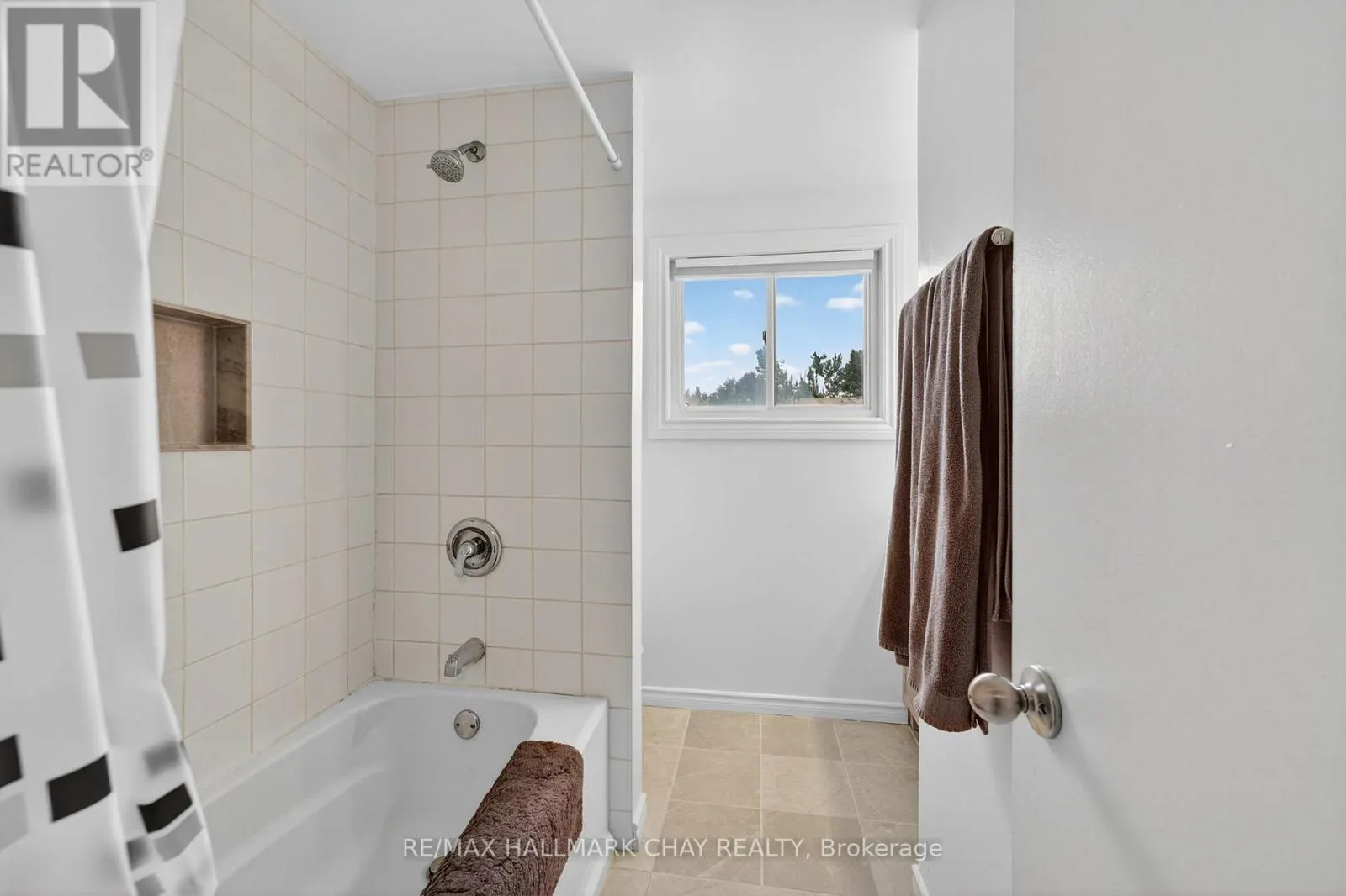 36 MOWAT CRESCENT