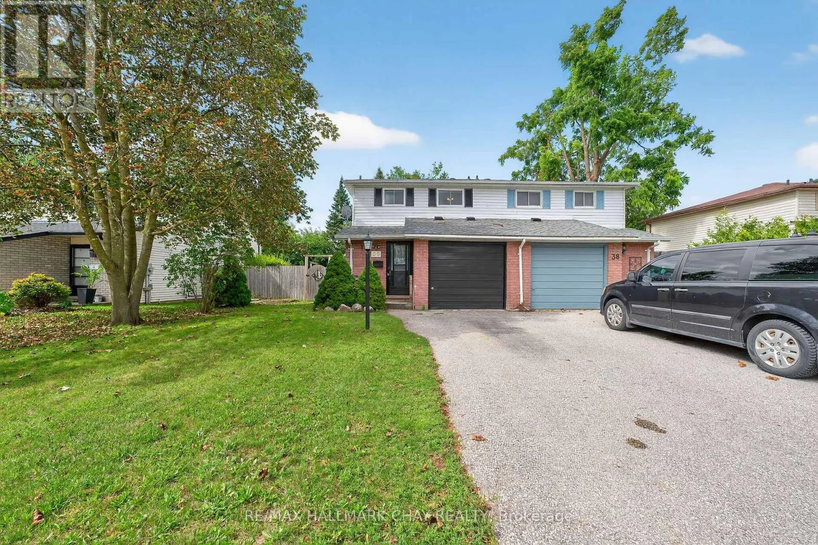 36 MOWAT CRESCENT