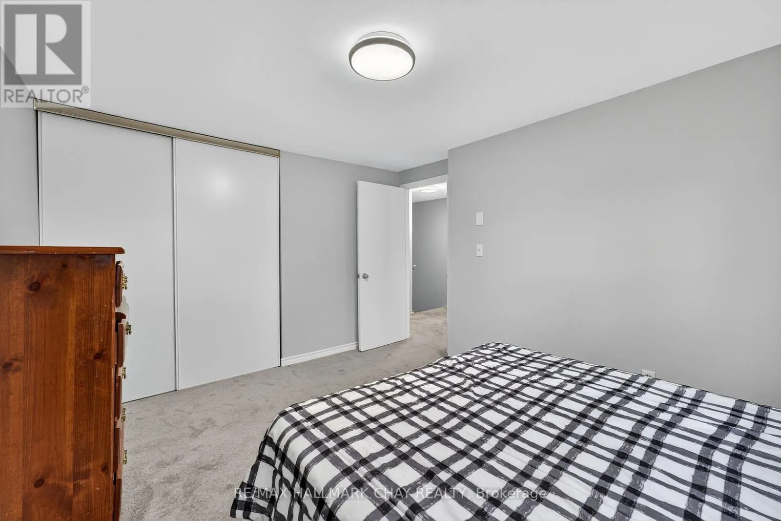 36 MOWAT CRESCENT