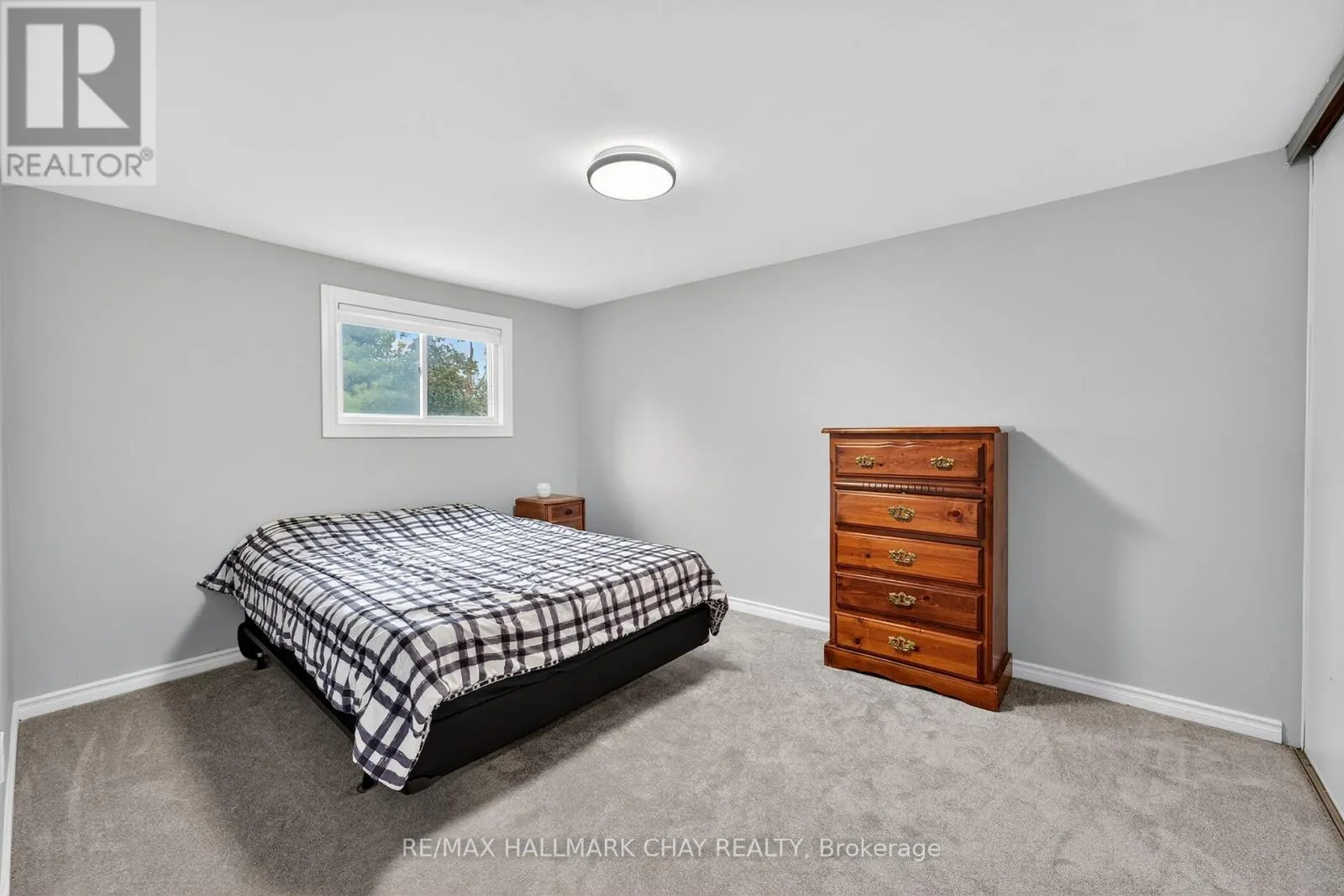 36 MOWAT CRESCENT