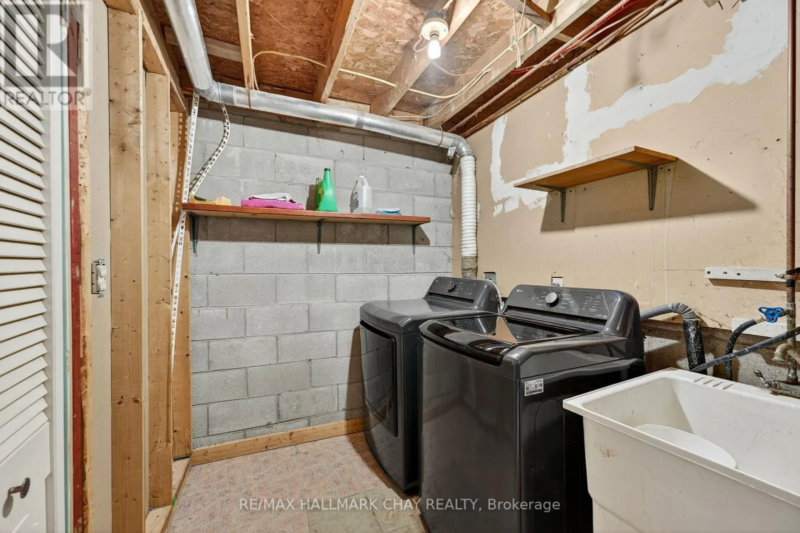 36 MOWAT CRESCENT