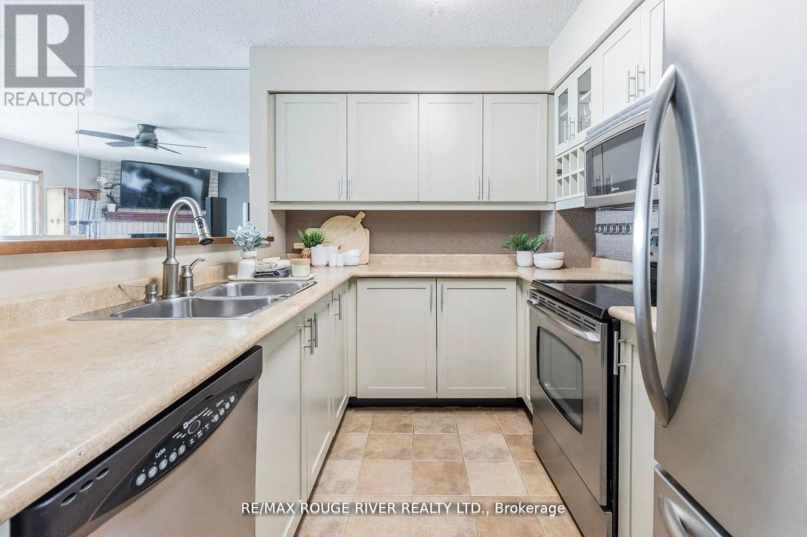 121 - 8 RAMBLINGS WAY SE