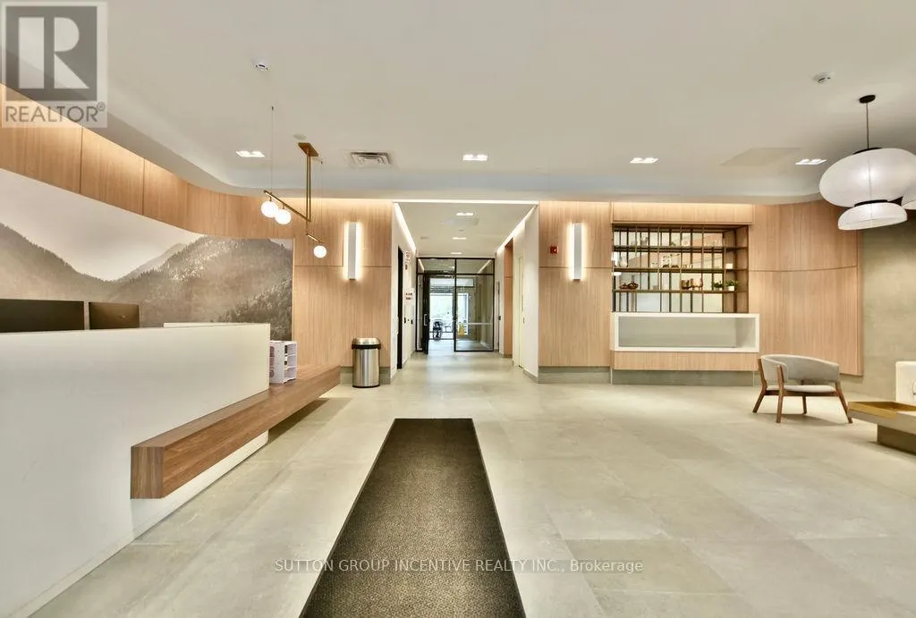 713 - 185 DUNLOP STREET E