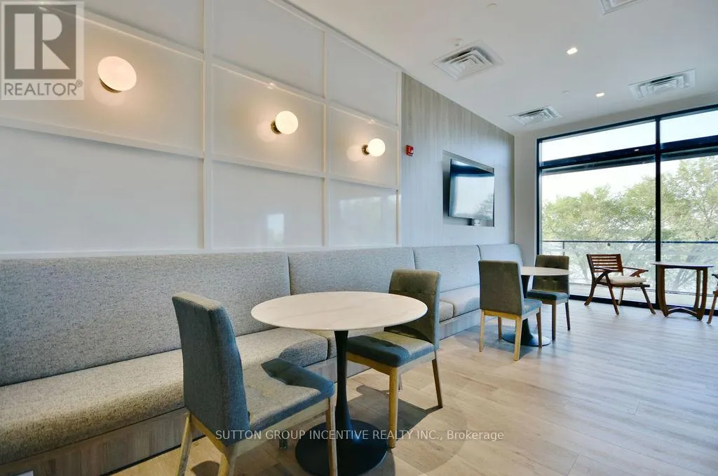 713 - 185 DUNLOP STREET E