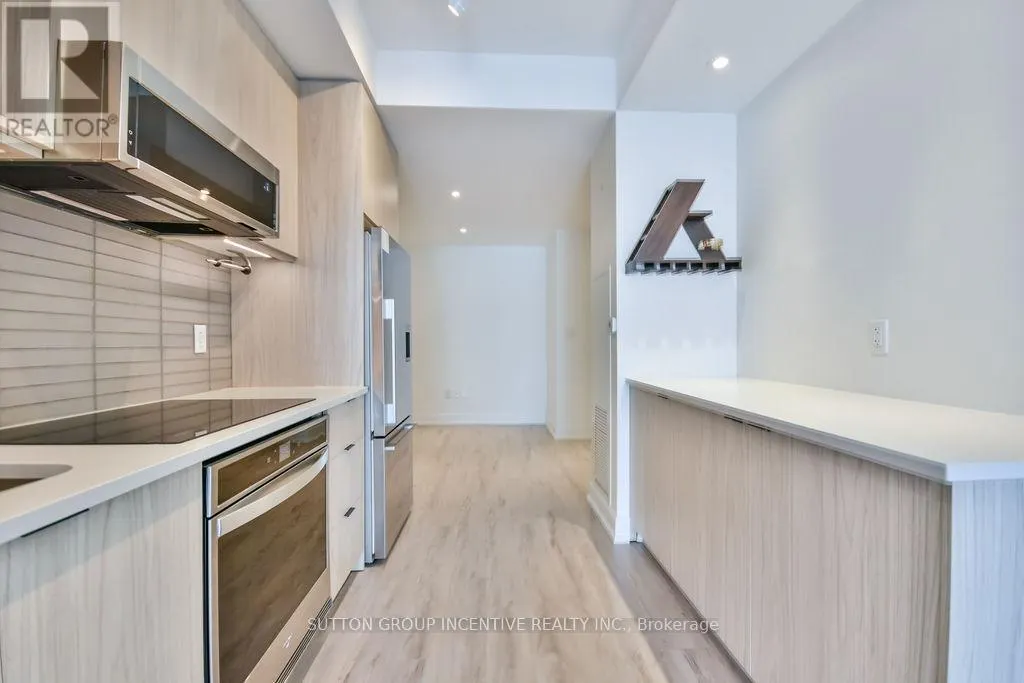 713 - 185 DUNLOP STREET E