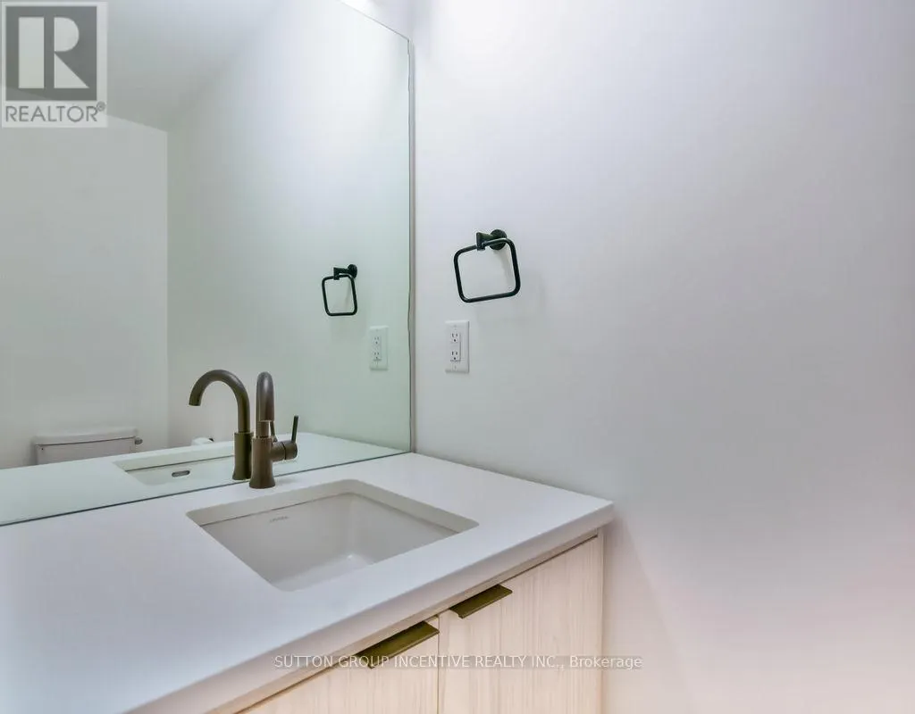 713 - 185 DUNLOP STREET E