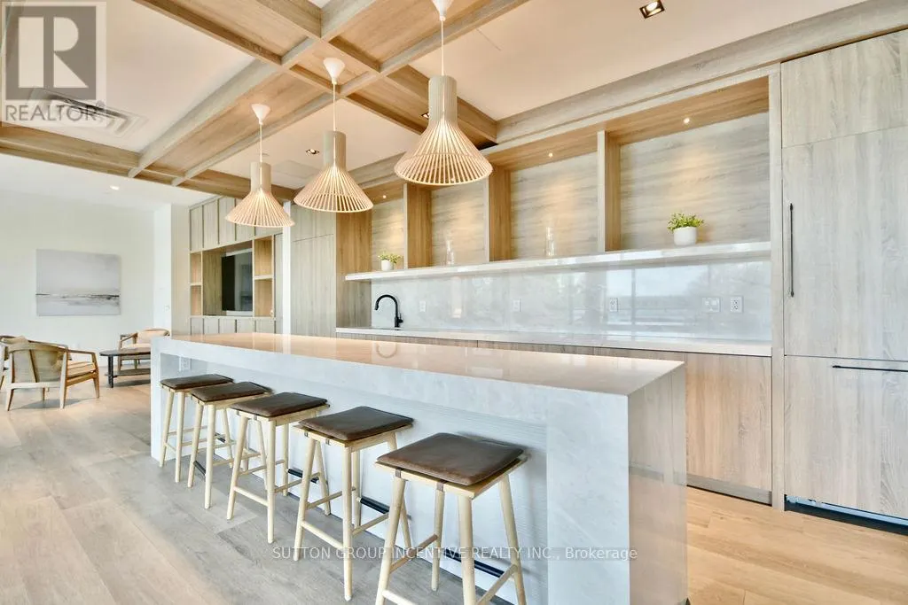 713 - 185 DUNLOP STREET E