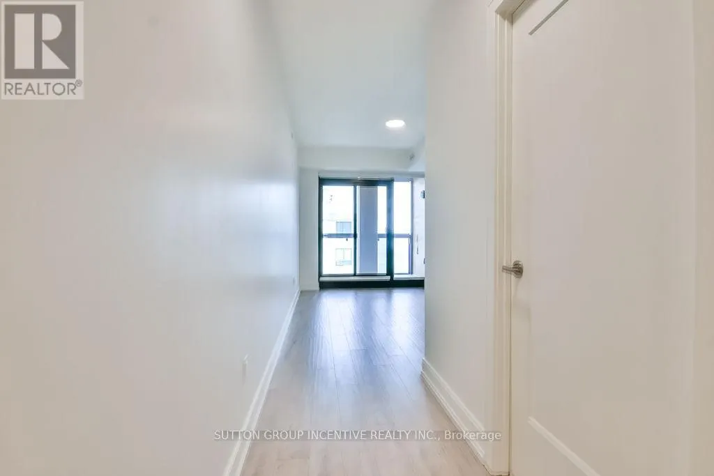 713 - 185 DUNLOP STREET E