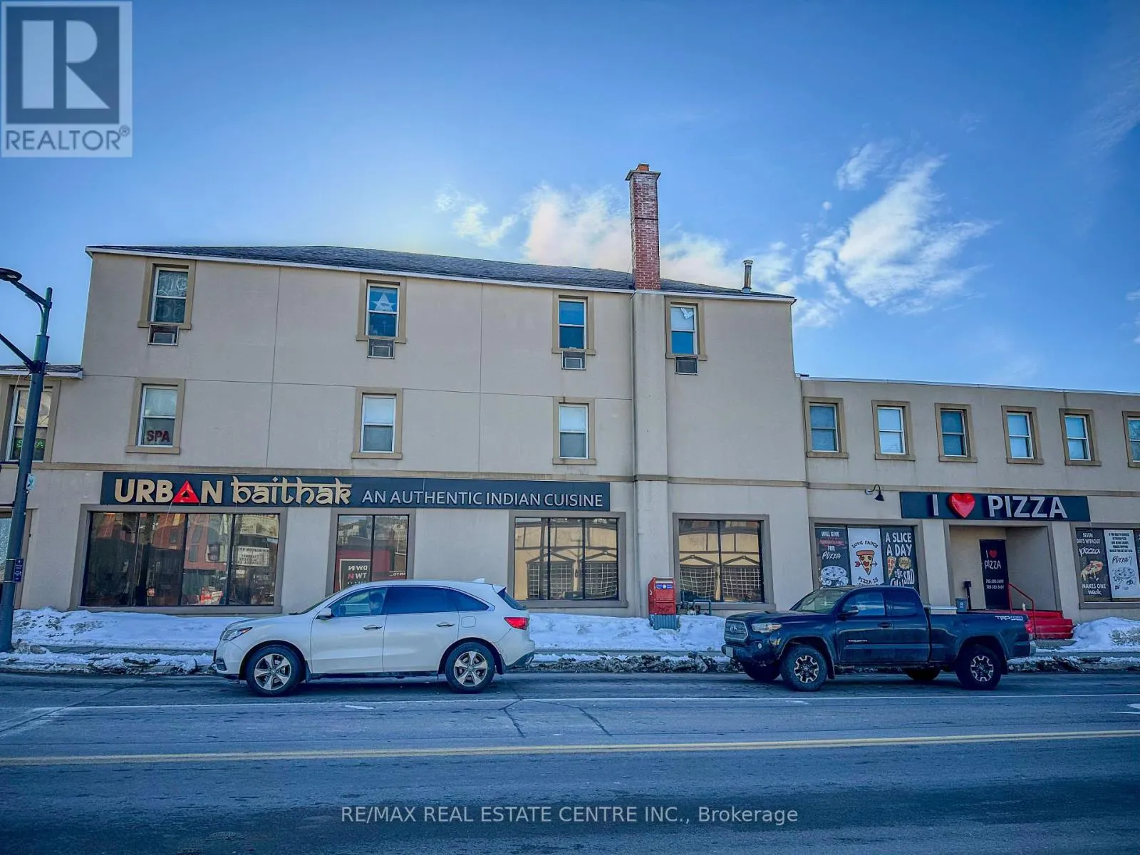94 DUNLOP STREET W