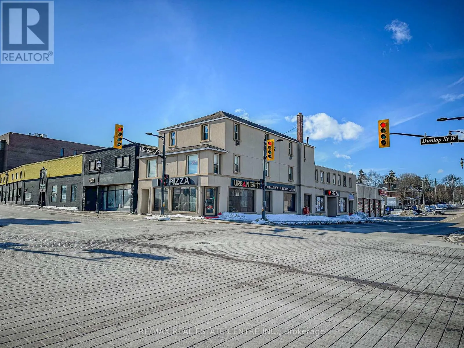 94 DUNLOP STREET W
