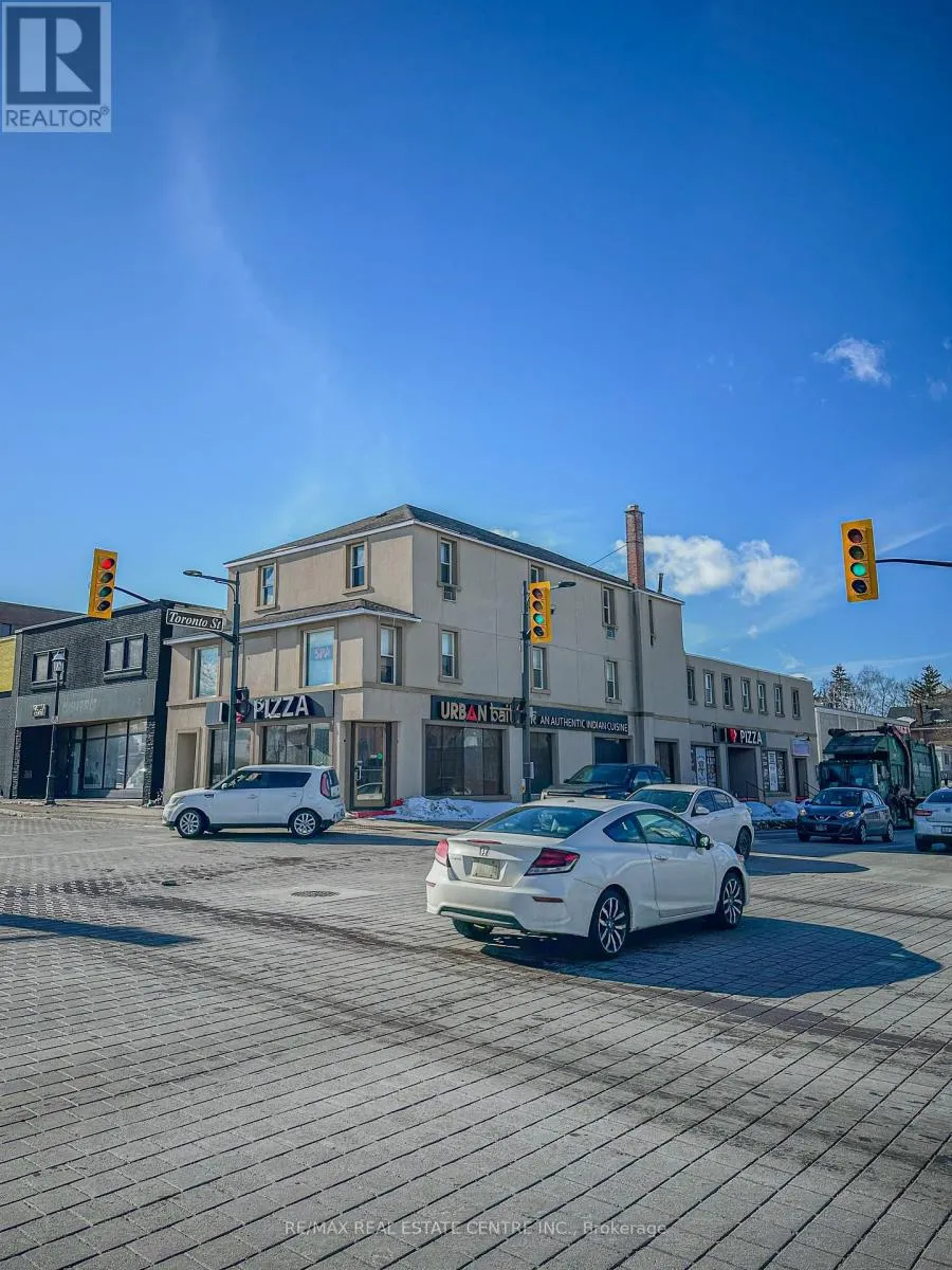 94 DUNLOP STREET W