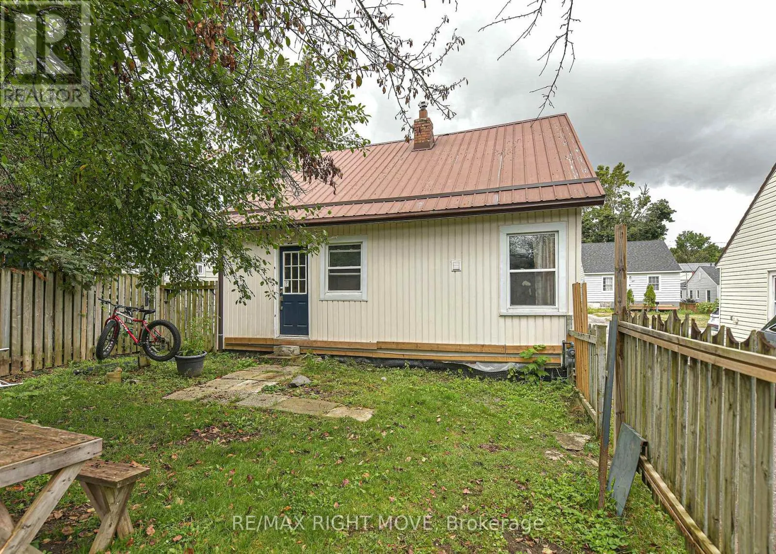 18 ALBANY AVENUE