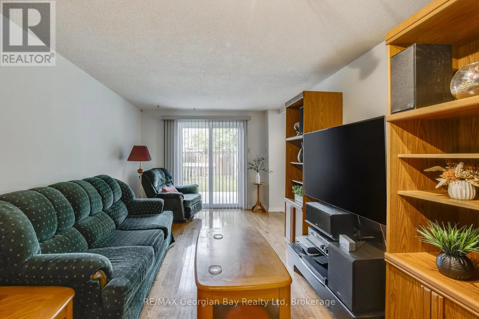 328 ROSE CRESCENT