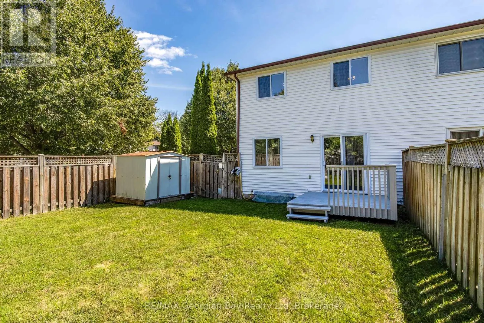328 ROSE CRESCENT