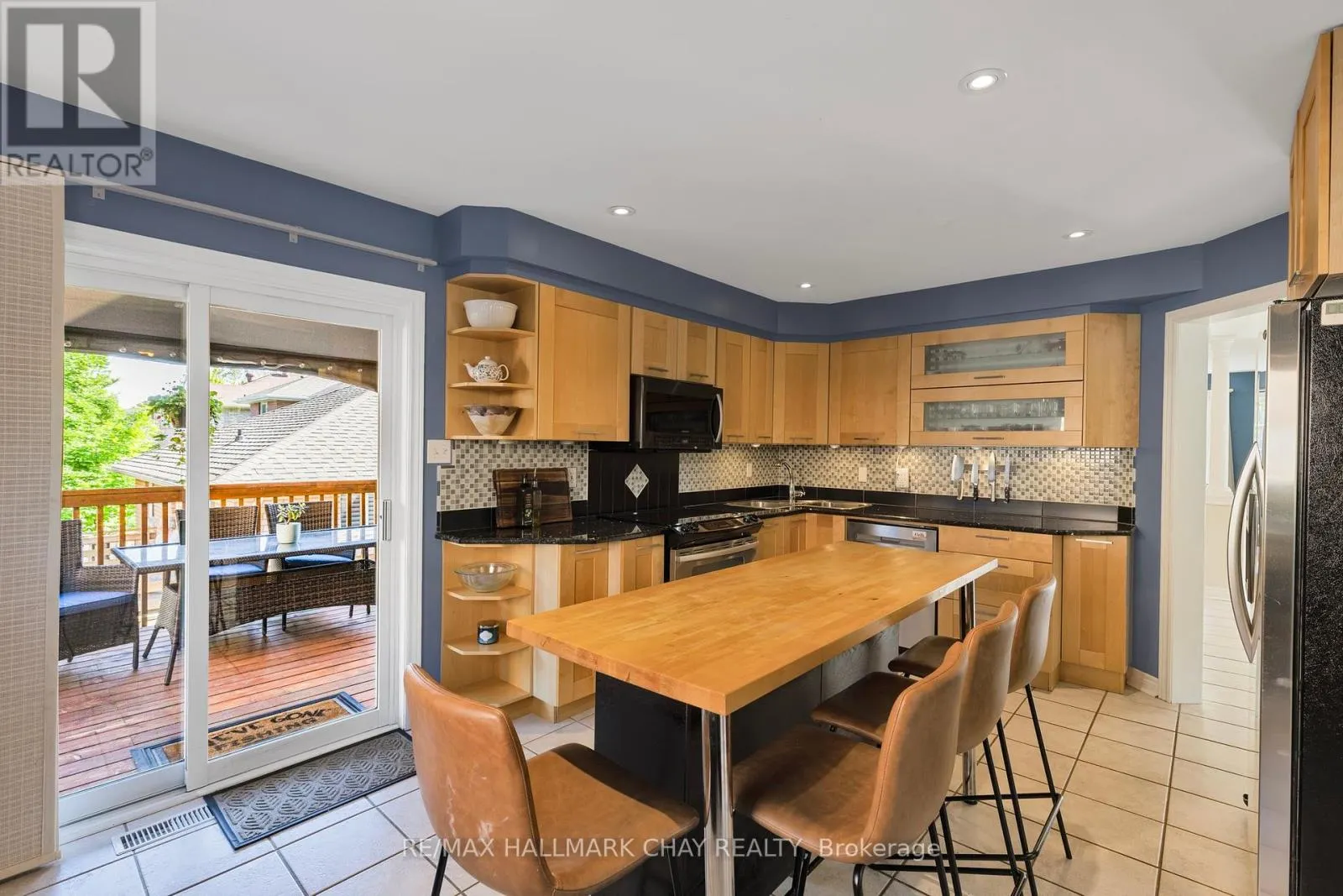 28 BLOOM CRESCENT