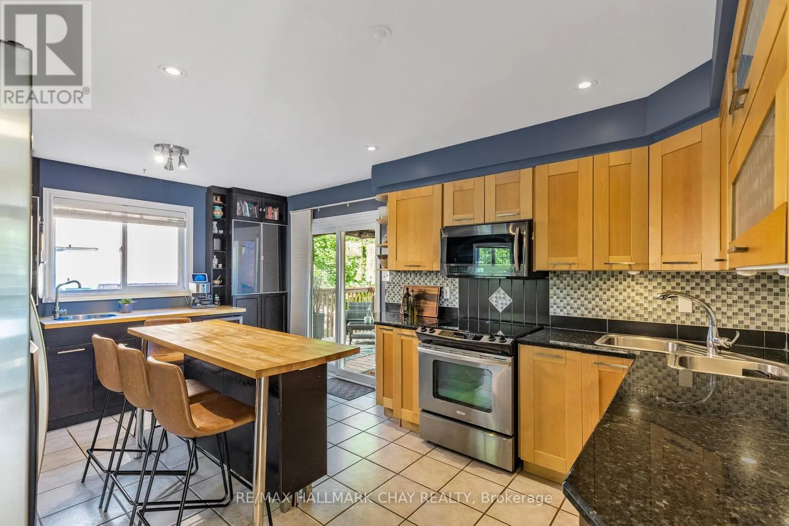 28 BLOOM CRESCENT