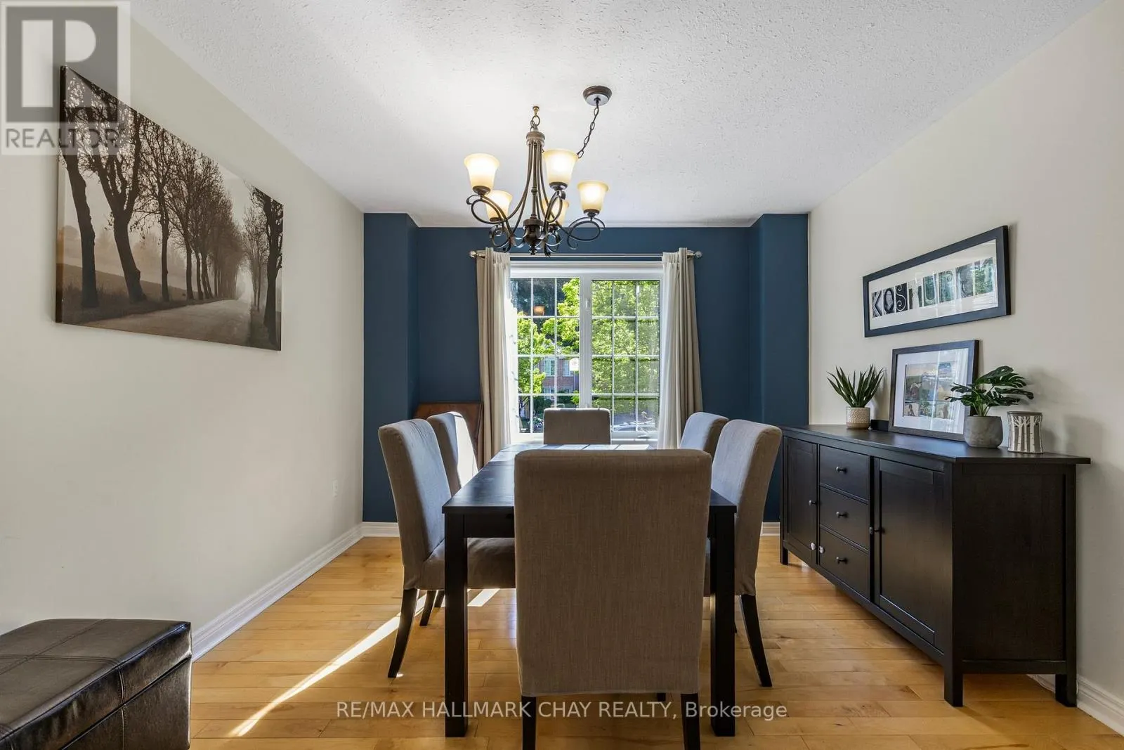 28 BLOOM CRESCENT