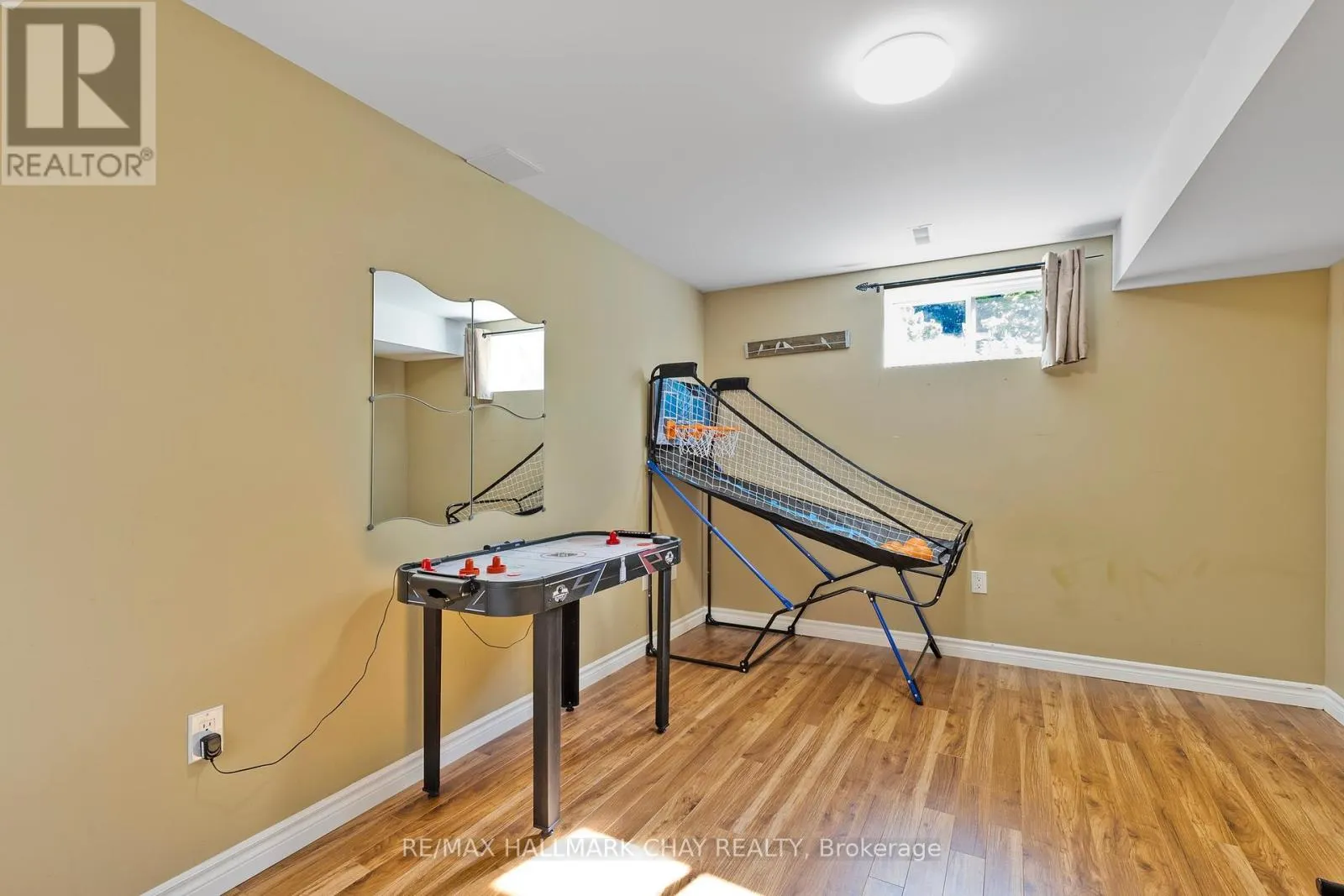 28 BLOOM CRESCENT