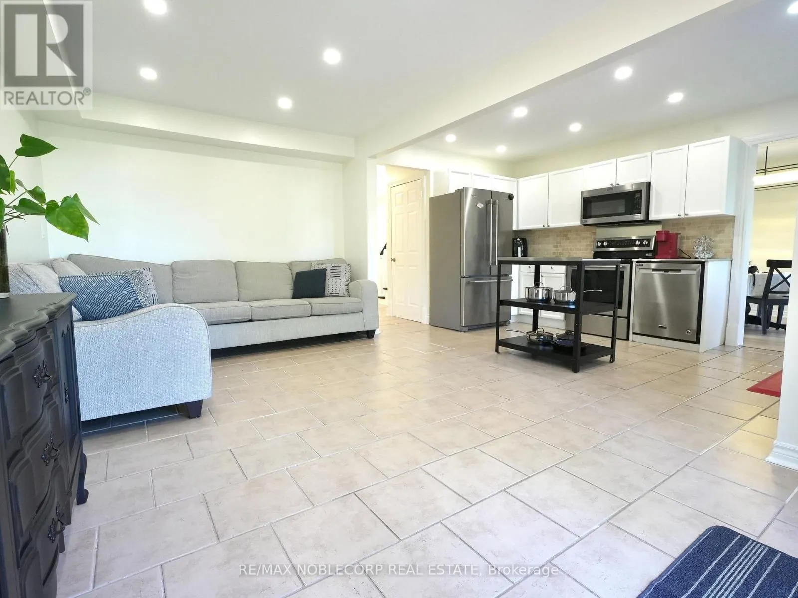 62 O'SHAUGHNESSY CRESCENT