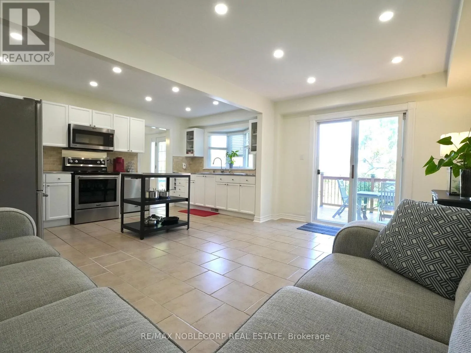 62 O'SHAUGHNESSY CRESCENT