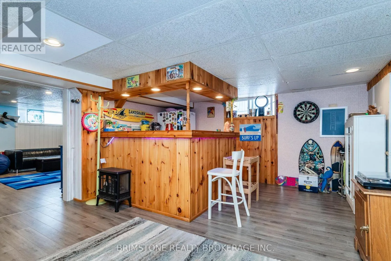 16 SMART COURT