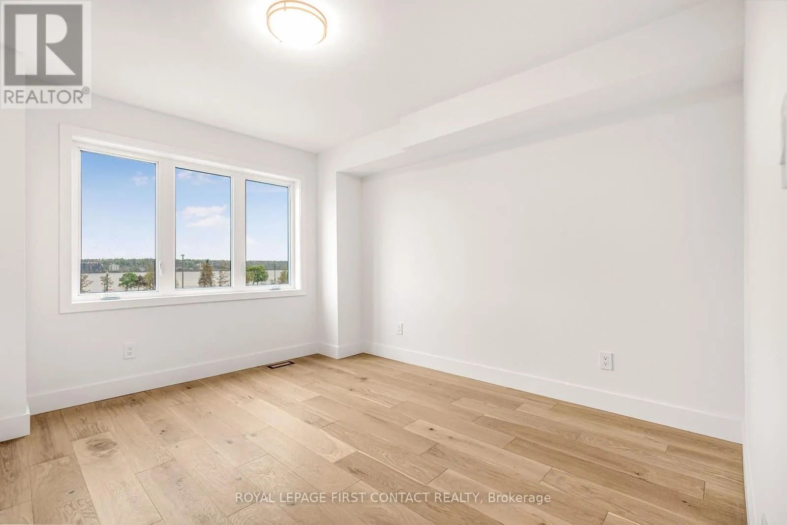 4 ALDERWOOD LANE