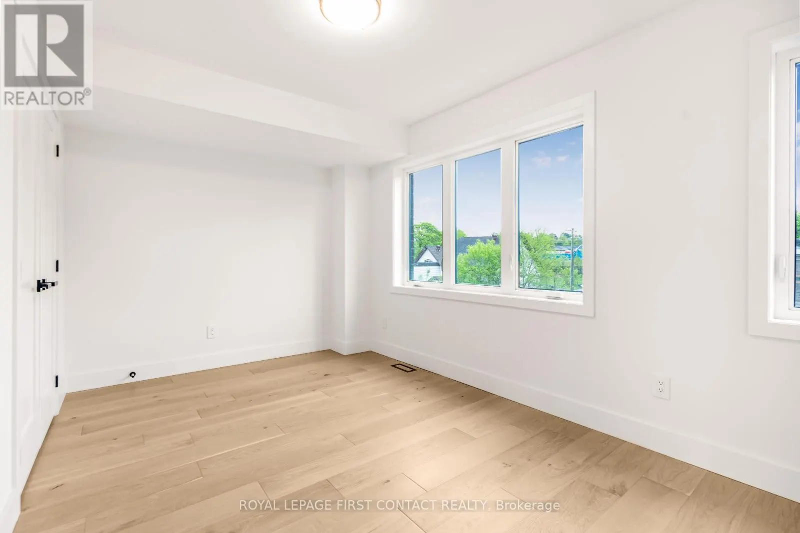 4 ALDERWOOD LANE