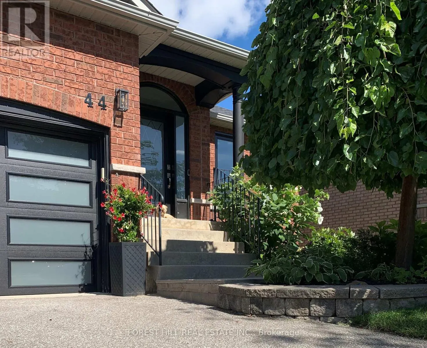 44 PRINCE OF WALES DRIVE