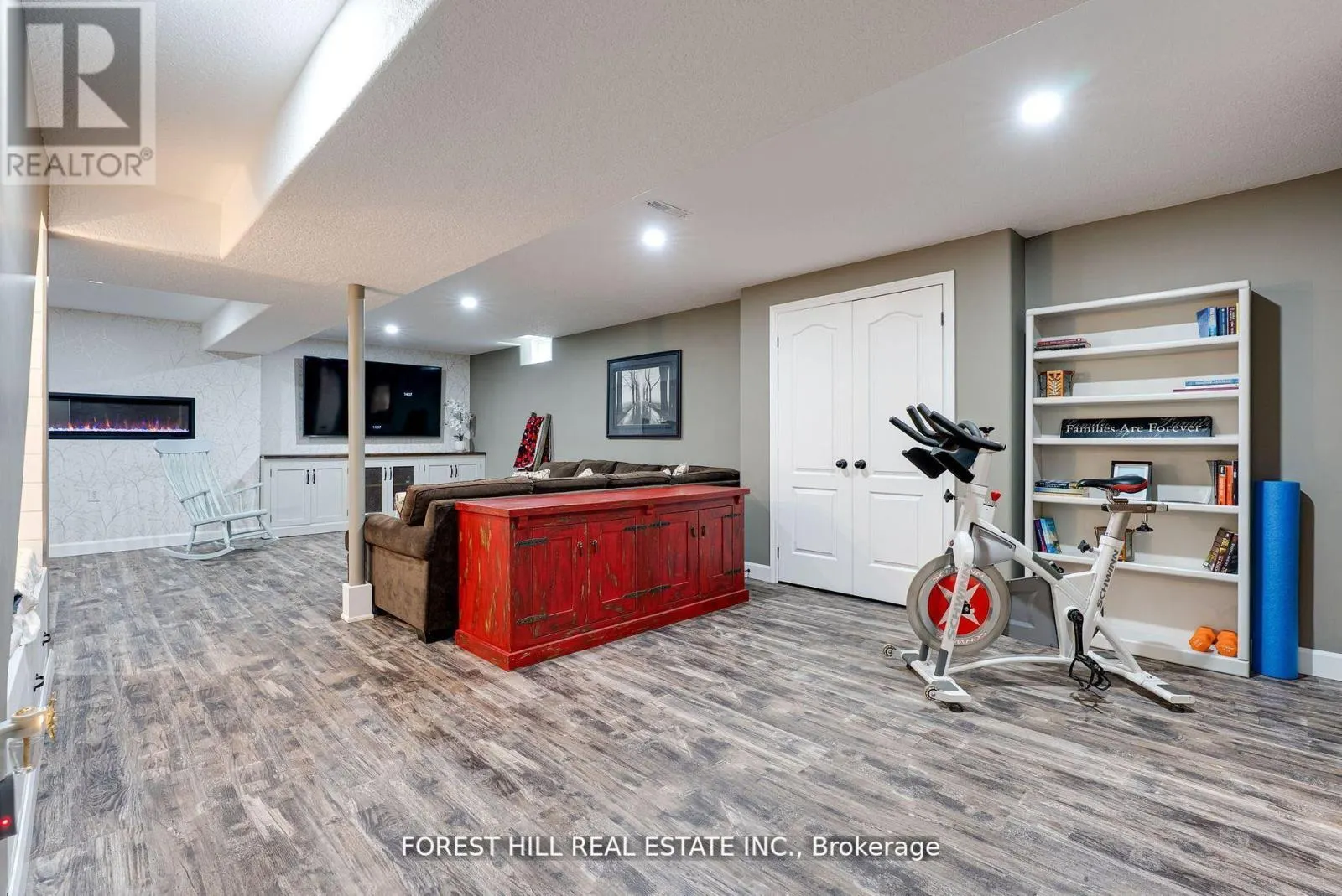 44 PRINCE OF WALES DRIVE