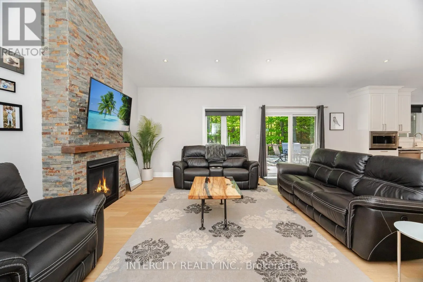 41 TALL PINES DRIVE