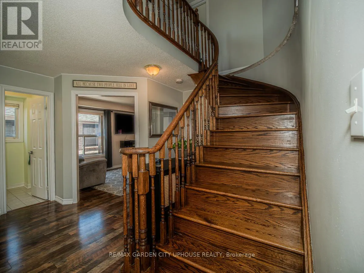 22 GRACE CRESCENT