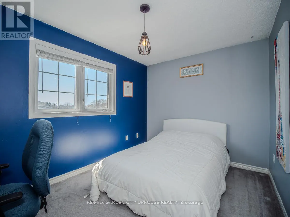 22 GRACE CRESCENT