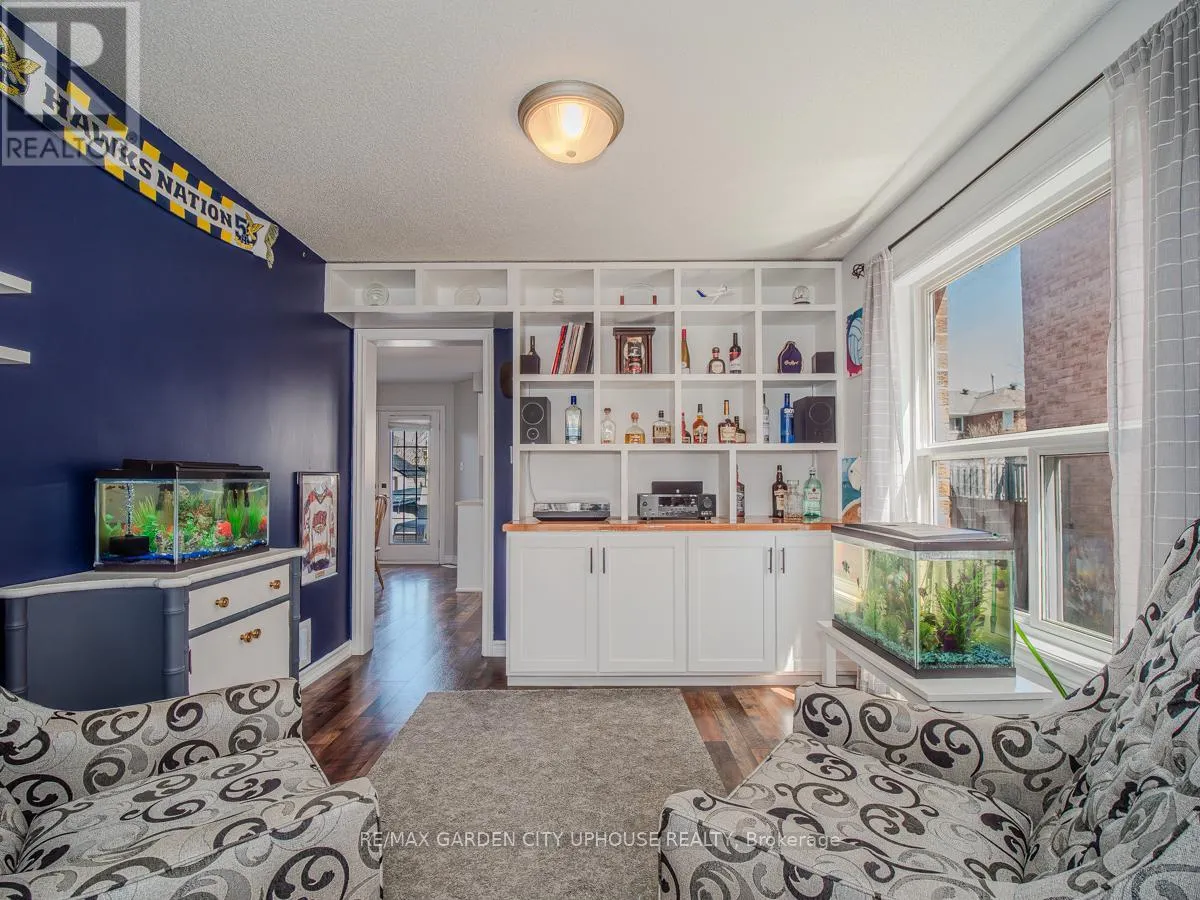 22 GRACE CRESCENT