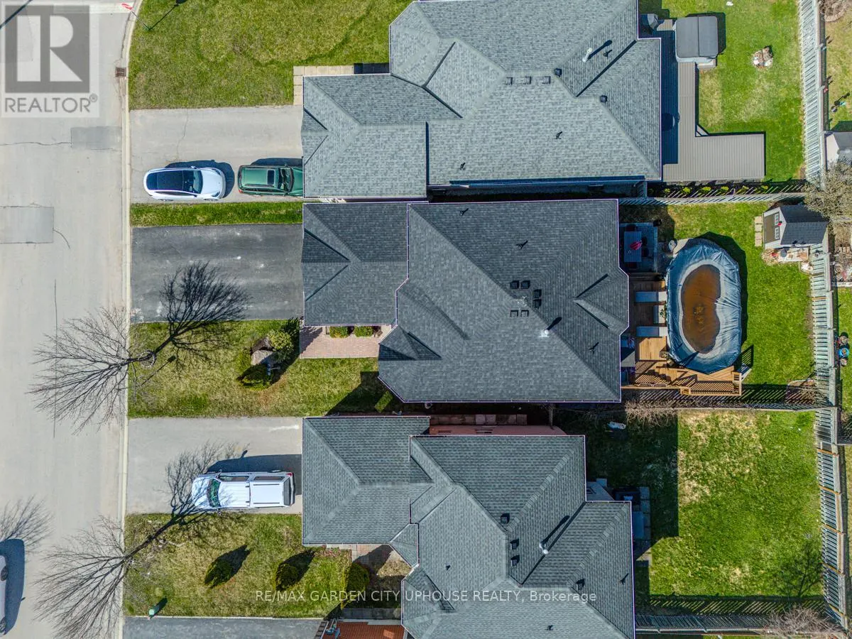 22 GRACE CRESCENT