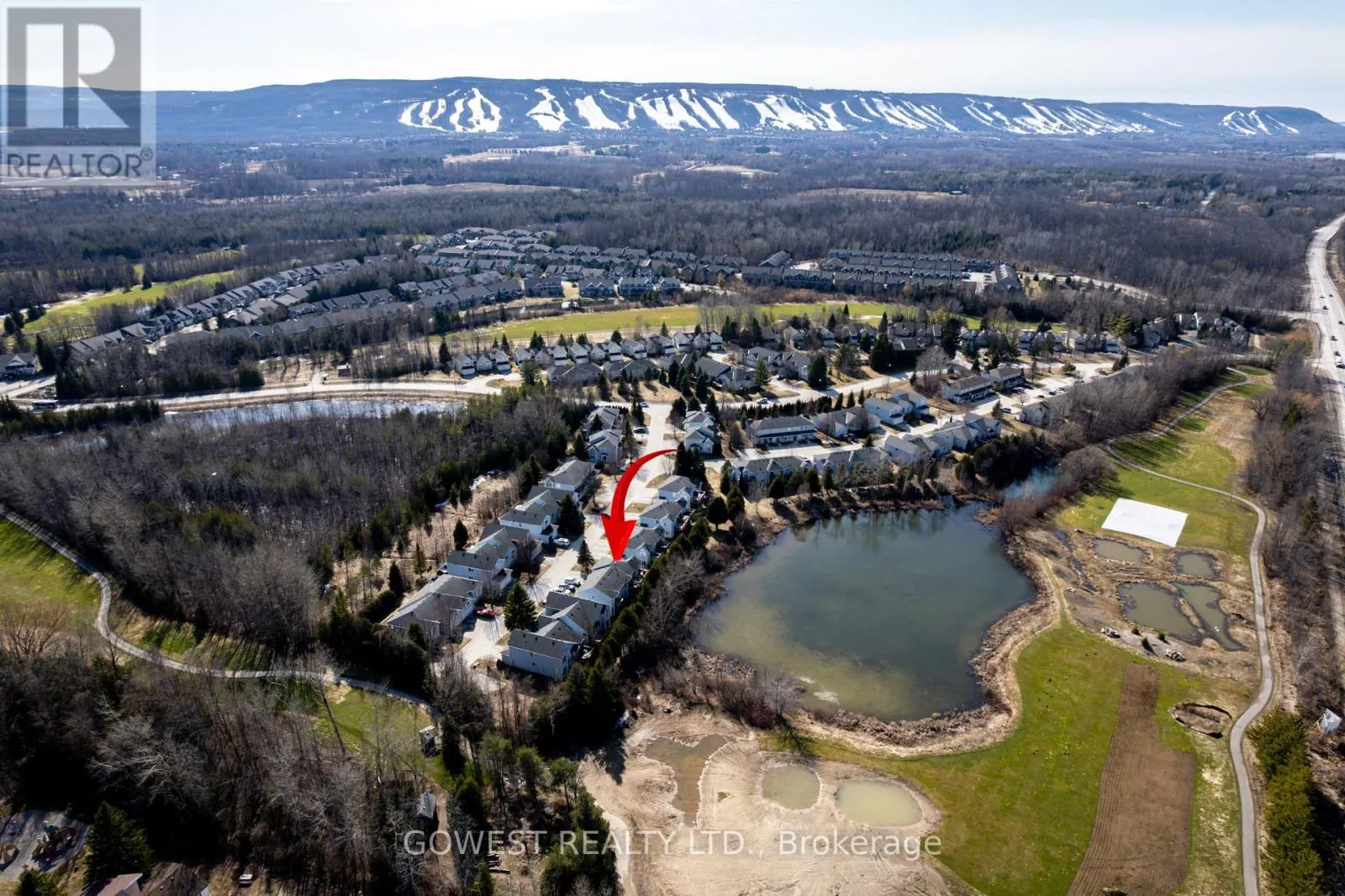 32 VALLEYMEDE COURT
