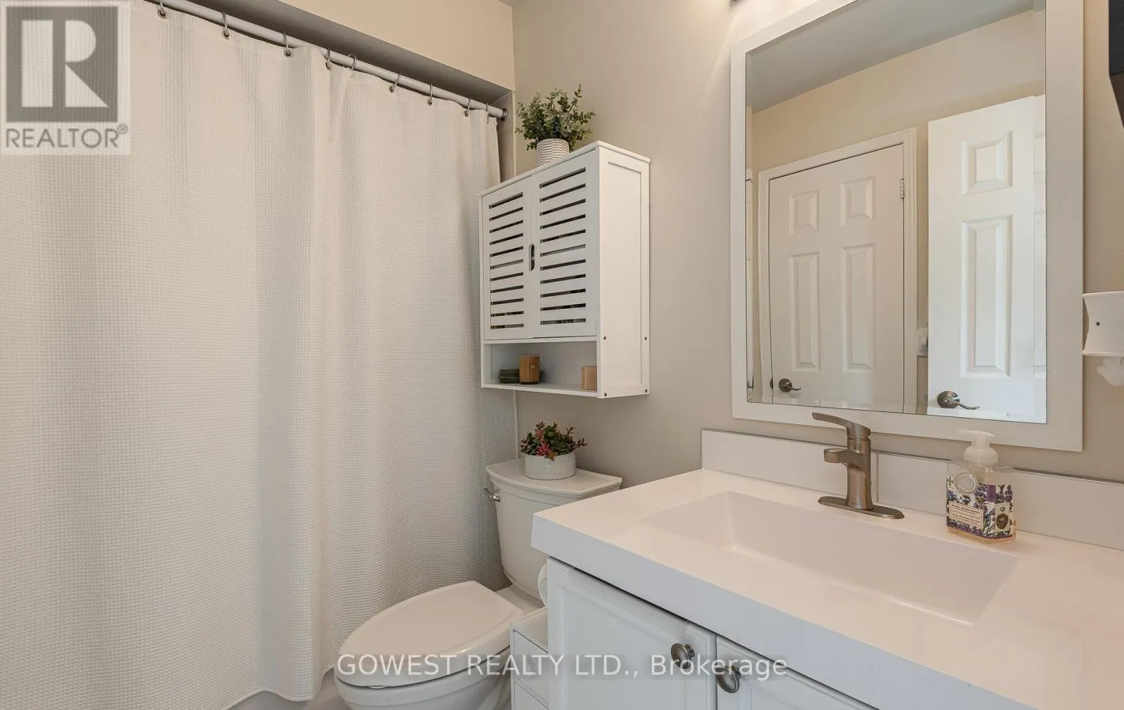 32 VALLEYMEDE COURT