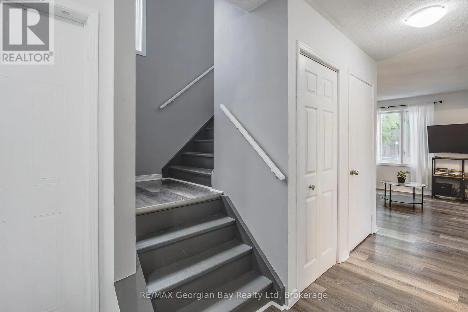 319 ELLEN STREET