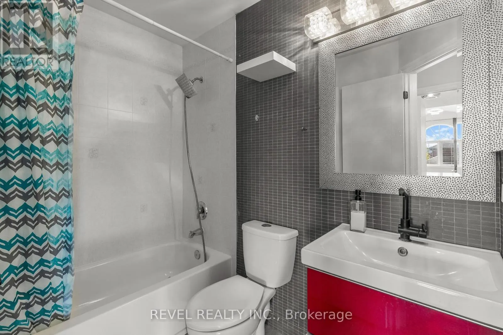 1 GLENHILL DRIVE