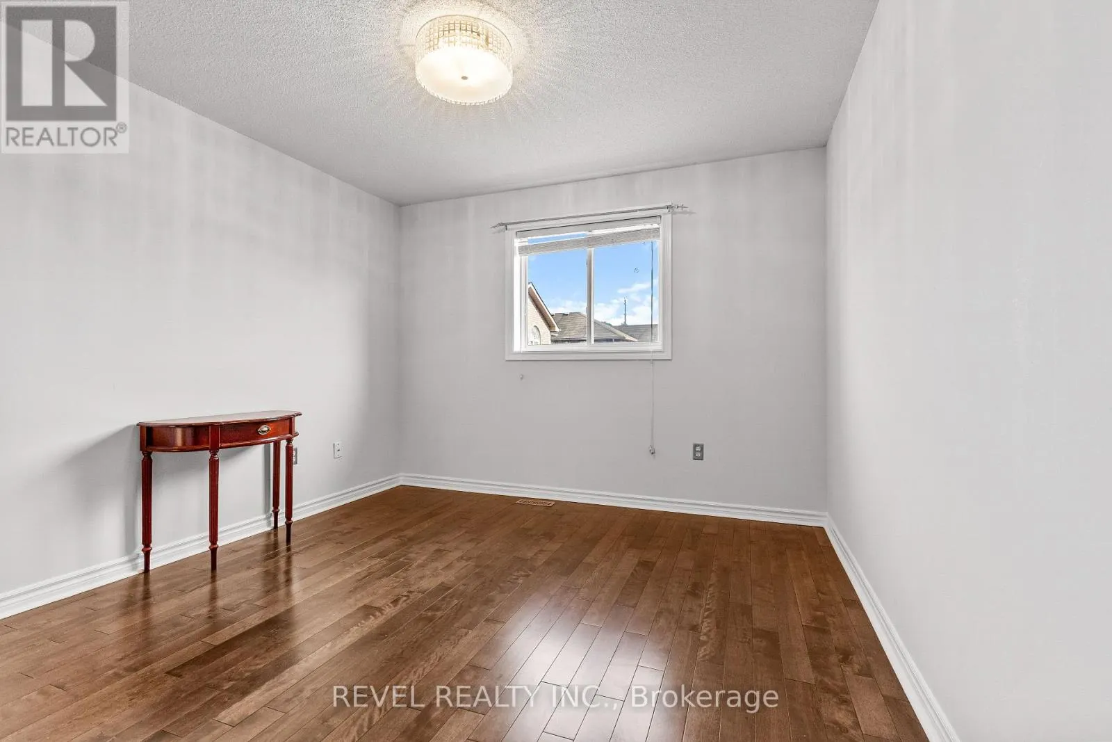 1 GLENHILL DRIVE