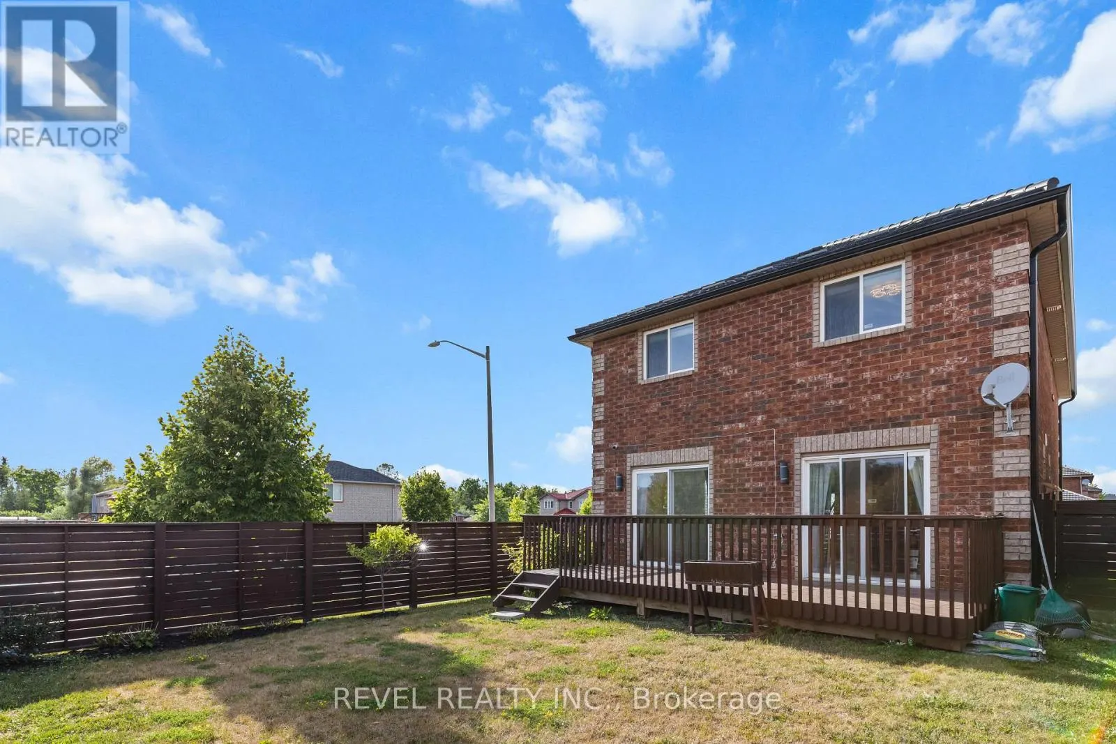 1 GLENHILL DRIVE