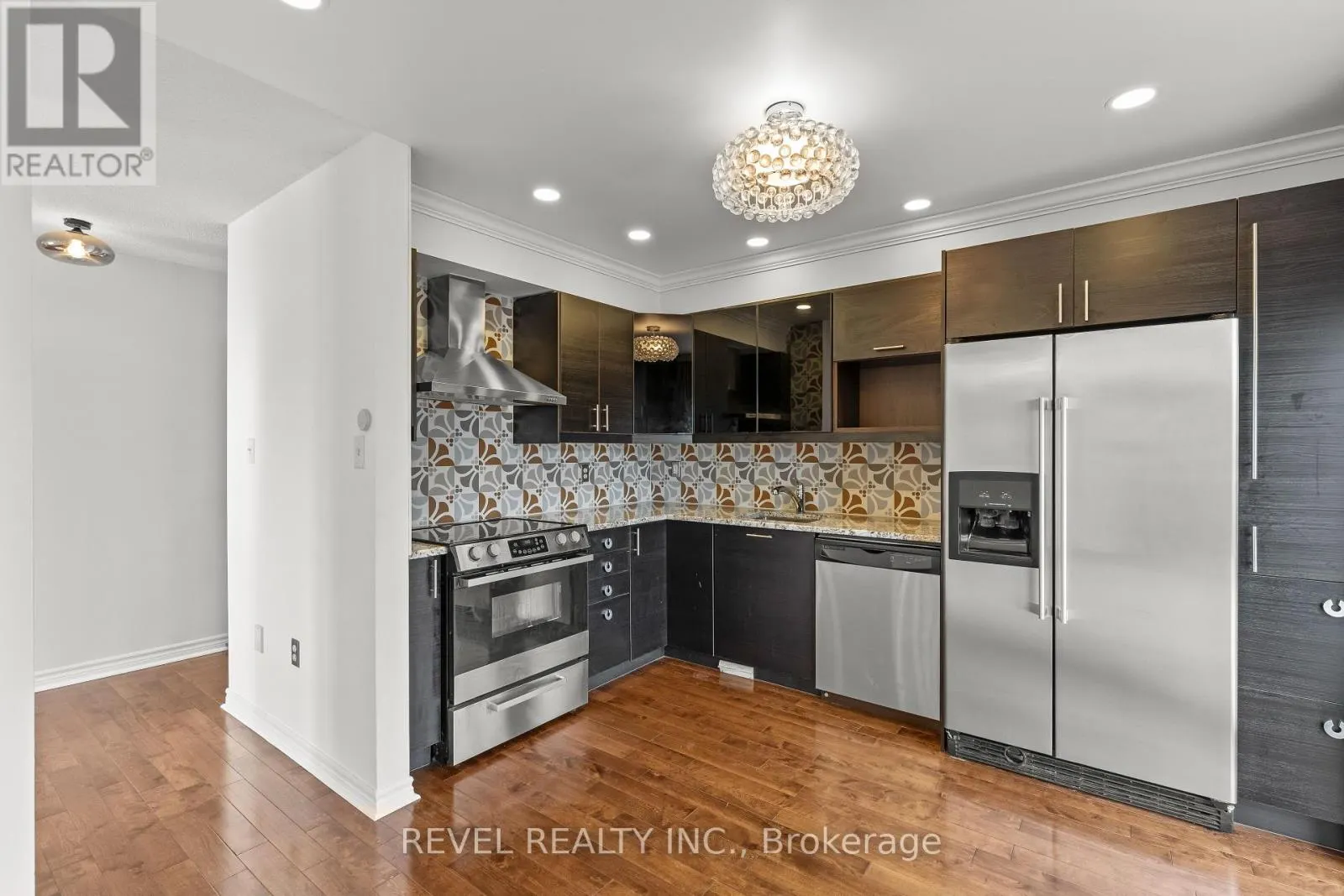 1 GLENHILL DRIVE